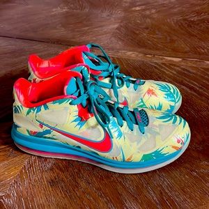 Lebron 9 Low. Size 12. Only worn two times in the gym. GREAT CONDITION.